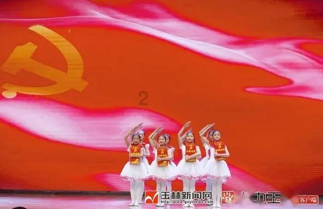 斗智斗勇！广东广厦强强对决 杜锋场边秒变脸神情变化